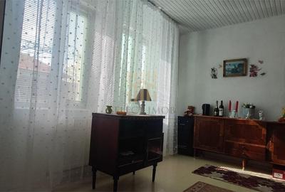 Casă cu 3 camere cu Teren 1790 Mp în Filipeștii de Pădure - 8