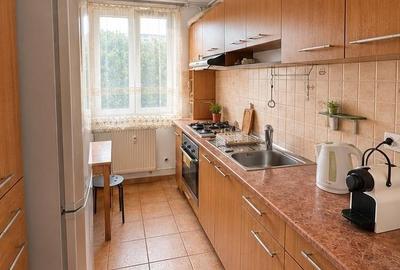 Apartament cu 4 camere decomandat, mobilat în Rahova