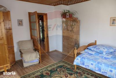 Casă cu Teren 861 Mp în Central