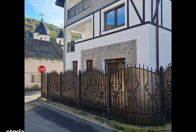 Casă cu 4 camere cu Teren 75 Mp în Central