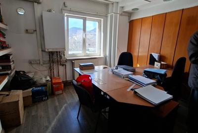 Apartament cu 4 camere în 22 Decembrie - 2