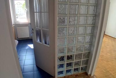 Apartament cu 2 camere semidecomandat în Județean