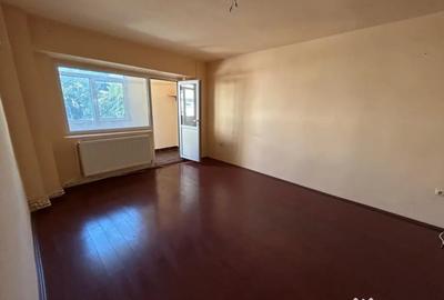 Apartament cu 2 camere decomandat în Radu Negru