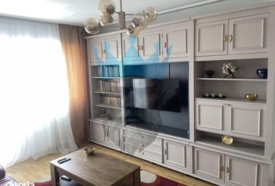 Apartament cu 3 camere în Tineretului