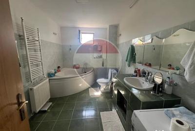 Casă cu 3 camere cu Teren 2244 Mp în Jorăști