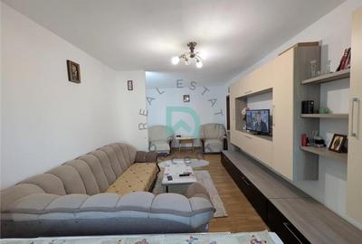 Apartament cu 3 camere semidecomandat în Gării