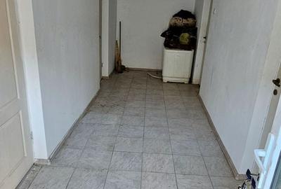 Casă cu 4 camere cu Teren 2600 Mp în Udești - 11