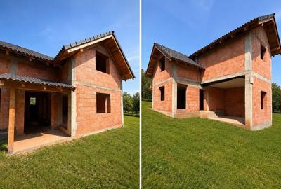 Casă individuală cu 4 camere cu Canalizare în Cetate - 1