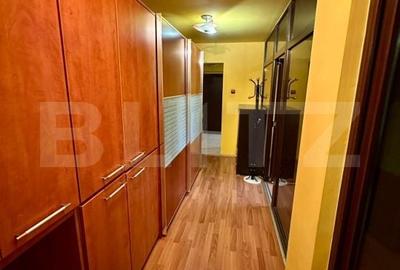 Apartament cu 3 camere în Decebal