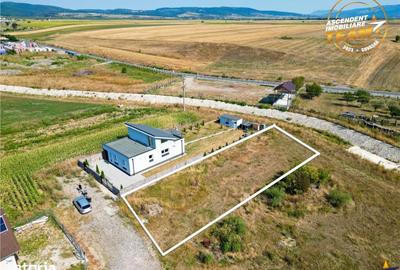 Teren de 824 mp, în Arcuș