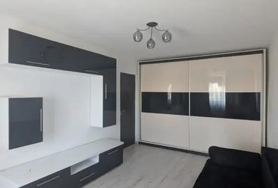 Apartament cu 2 camere decomandat în Apărătorii Patriei