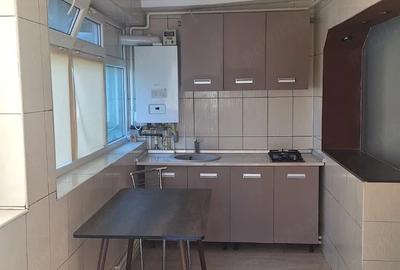 Apartament cu 3 camere decomandat în Tomis Nord