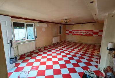Apartament cu 2 camere semidecomandat în Inel I