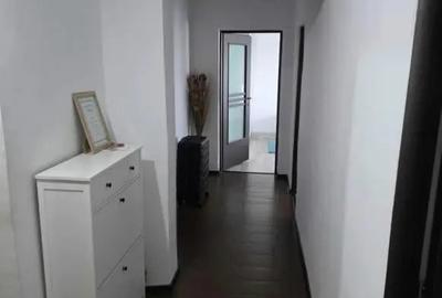 Apartament cu 3 camere decomandat în Gării