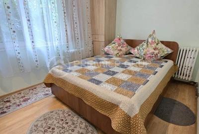 Apartament cu 2 camere semidecomandat în Podu Roș