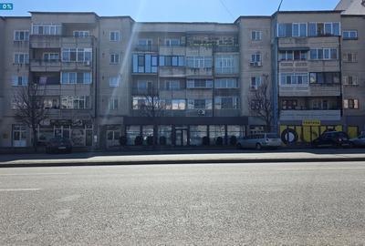 Spațiu comercial, de 191 mp, în Central - 6