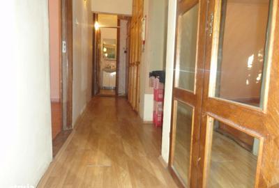 Apartament cu 4 camere decomandat în Micălaca