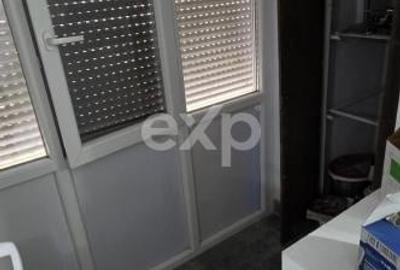 Apartament cu 3 camere decomandat, mobilat în Micro 6 - 8