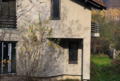 Casă cu 7 camere cu Teren 822 Mp în Măru - 4