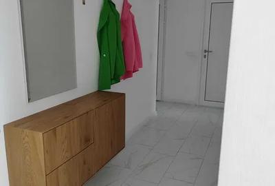 Apartament cu 4 camere decomandat în Sud