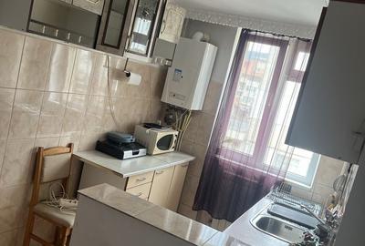 Apartament cu 2 camere decomandat în Precista