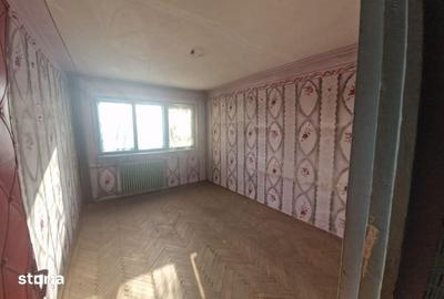 Apartament cu 2 camere decomandat în Micro 5