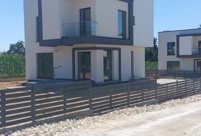 Casă cu 3 camere în Budeasa