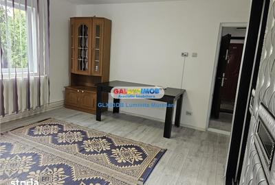 Apartament cu 2 camere semidecomandat, mobilat în Micro 6
