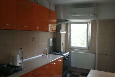 Garsonieră decomandată în Vitan