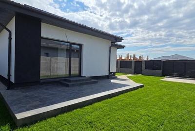Casă cu 4 camere cu Teren 350 Mp în Clinceni