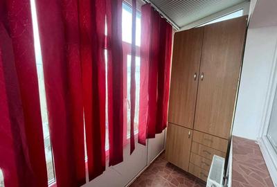 Apartament cu 3 camere decomandat în Dacia - 2