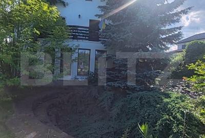 Casă individuală cu 6 camere cu Canalizare în Est