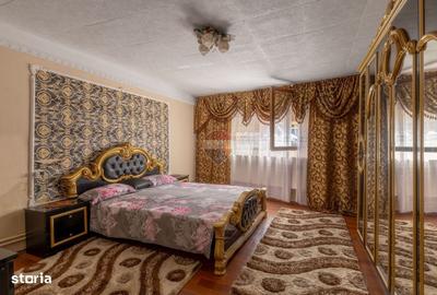 Casă cu 4 camere decomandat în Pârneava