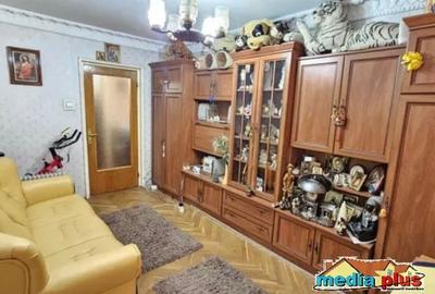Apartament cu 2 camere decomandat în Micro 13 - 1