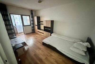 Garsonieră decomandată în Micălaca
