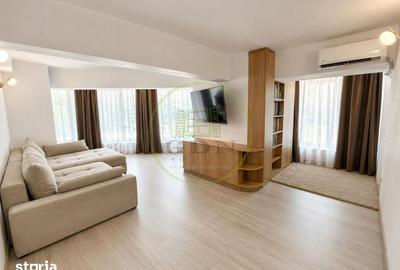Apartament cu 3 camere decomandat în Pajura