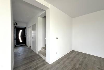 Duplex cu 4 camere cu Teren 375 Mp în Săcălaz - 7