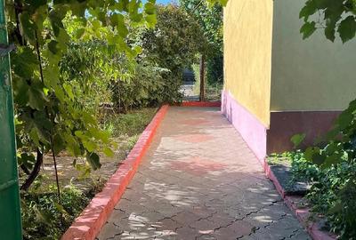 Casă cu 3 camere cu Teren 1800 Mp în Poarta Albă