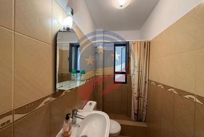 Apartament cu 3 camere semidecomandat, mobilat în 1 Mai - 11