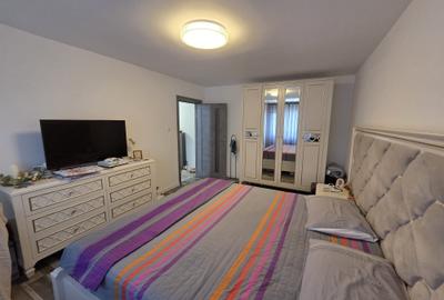 Apartament cu 2 camere decomandat în Nicolina