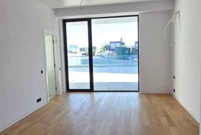 Apartament cu 4 camere în Floreasca