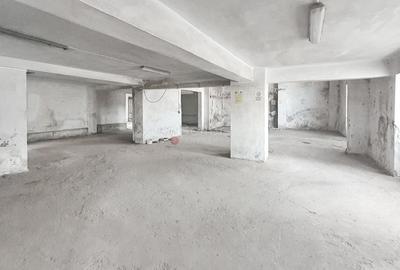 Spațiu comercial, de 1,600 mp, în Central - 4