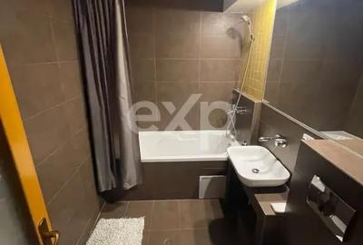 Apartament cu 3 camere semidecomandat în Andrei Mureșanu