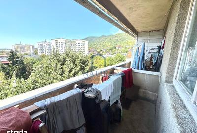 Apartament cu 2 camere semidecomandat în Săsar