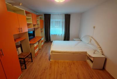 Apartament cu 2 camere decomandat în Cetate