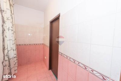 Apartament cu 3 camere semidecomandat în Parcul Carol