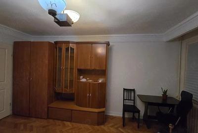 Garsonieră decomandată, mobilată în Ultracentral