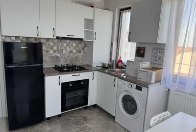 Apartament cu 2 camere semidecomandat în Jiului