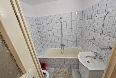 Garsonieră în Romană - 2
