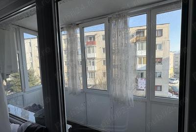 Apartament cu 4 camere decomandat în Micro 15 - 3